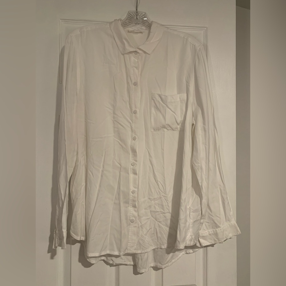 EUC white beach lunch lounge white shirt size XL